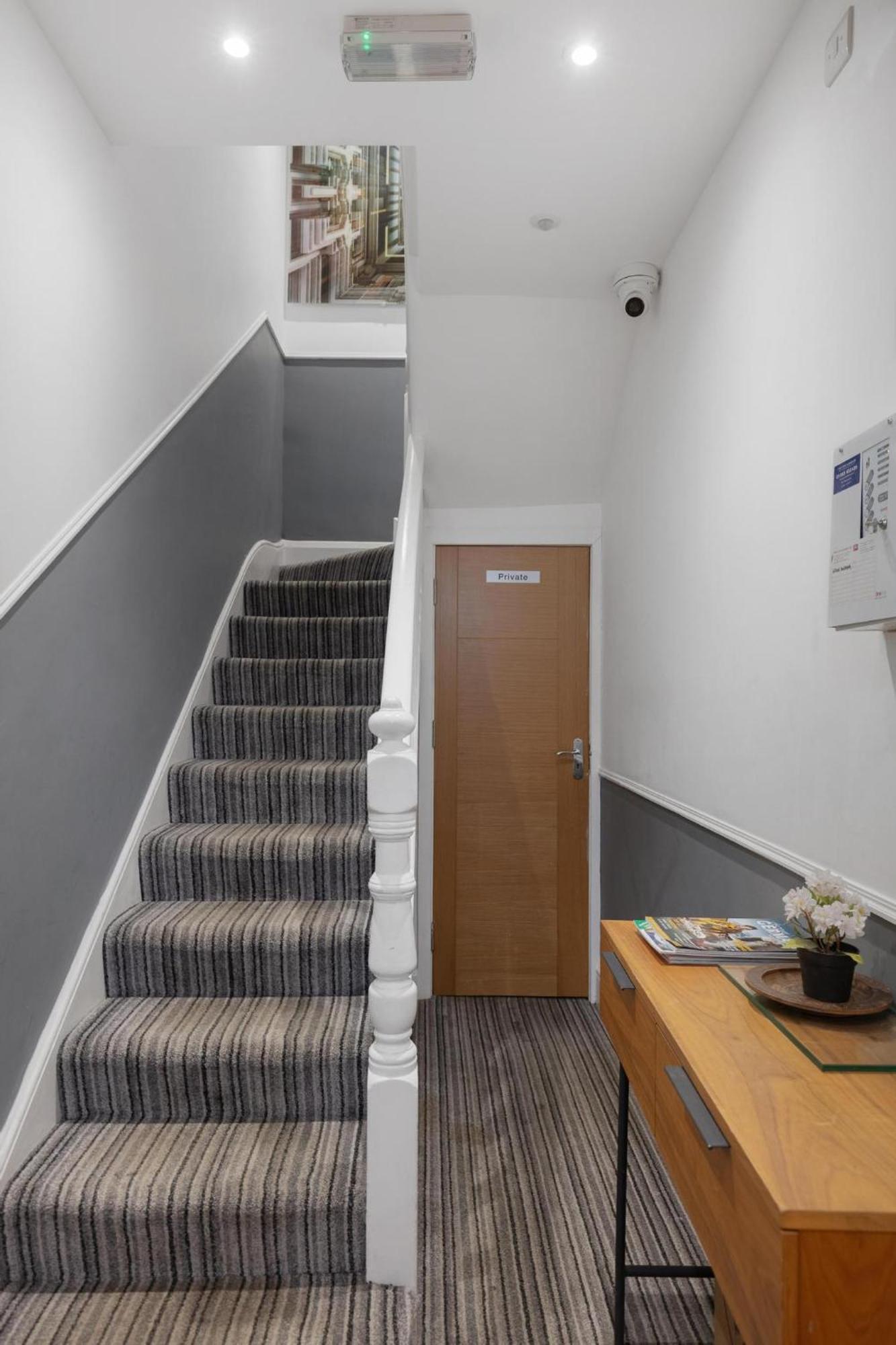 Modern City Centre Flat Оксфорд Екстериор снимка